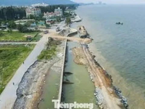 Lo ‘mất bãi tắm’ khi xây kè trăm tỷ, lãnh đạo địa phương giải đáp thế nào?