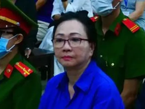 Ba món trang sức kim cương của bà Trương Mỹ Lan được bán với giá 25 tỷ đồng