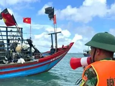 Bão số 4 áp sát, Quảng Ninh tạm dừng tham quan, lưu trú trên biển