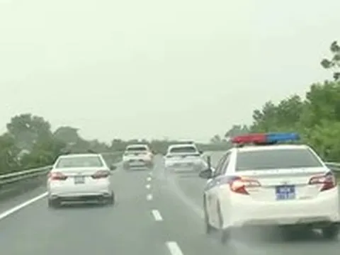 Thi bằng lái ô tô thêm nội dung về làn vượt xe: Hướng dẫn từ CSGT