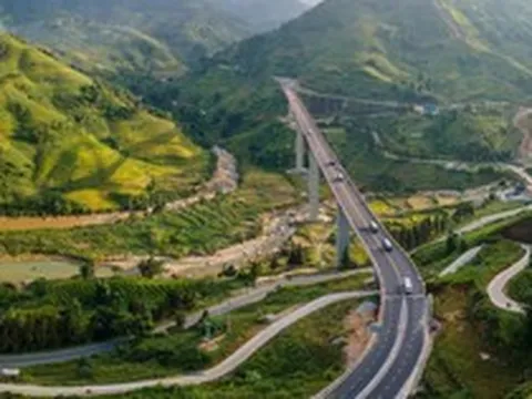 Choáng ngợp cây cầu cạn cao nhất Việt Nam: Dài 612m, trụ cao nhất 83m, bằng cả tòa nhà 27 tầng
