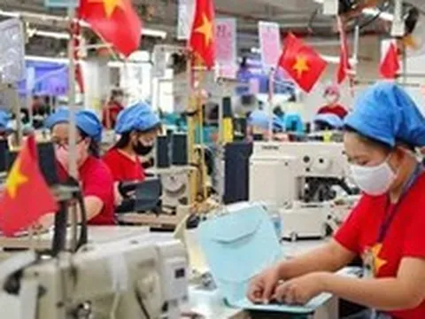 Đi làm vào ngày nghỉ bù, tính lương thêm giờ thế nào?