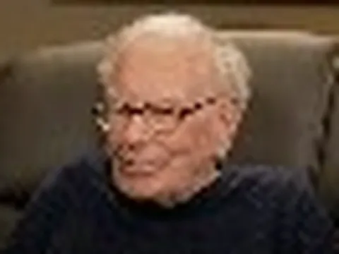 Huyền thoại Warren Buffett tiết lộ cách đầu tư đến “kẻ ngốc cũng kiếm được tiền”, áp dụng thành công có thể ung dung nghỉ hưu