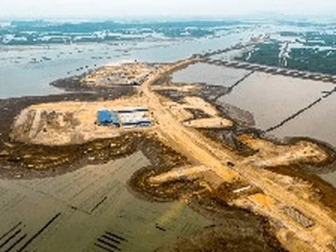 Tỷ phú Phạm Nhật Vượng đang cho xây "siêu" đô thị biển 18 tỷ USD lớn nhất Việt Nam, nơi quy hoạch công viên câu cá rừng ngập mặn 800 ha, rộng gấp 45 lần sân Mỹ Đình