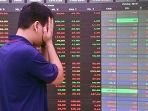 Một cổ phiếu chứng khoán bất ngờ "nằm sàn" giữa lúc VN-Index hưng phấn