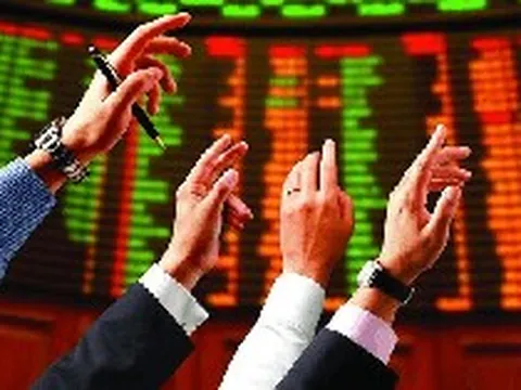 Một thế lực quay đầu bán ròng gần 200 tỷ đồng cổ phiếu trong phiên đầu tuần