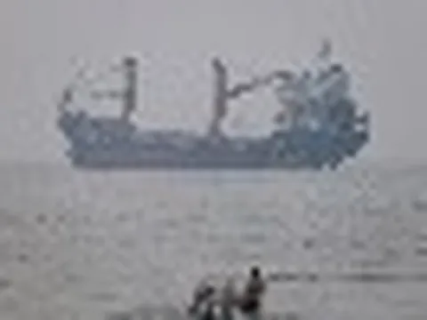 Iran dọa làm tê liệt xuất khẩu dầu của toàn vùng Vịnh nếu Mỹ không dừng chiến dịch tấn công tài chính “chưa từng có”