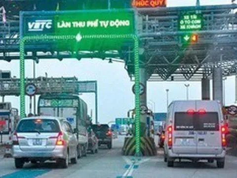 Phó Thủ tướng Thường trực yêu cầu kiểm tra thông tin về hoạt động thu phí điện tử không dừng ETC