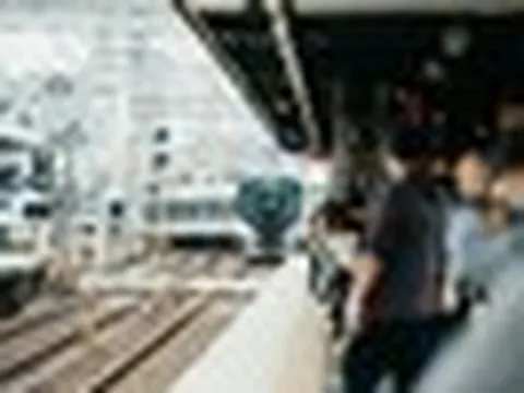 Ga tàu thành 'mỏ vàng' bất động sản, một siêu đô thị châu Á vận hành kiểu 'càng đông càng năng suất'
