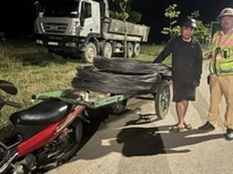 Chặn xe mô tô lúc 2 giờ sáng, công an bắt giữ Phan Văn Nam SN 1995
