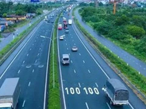 CSGT bắt đầu xử phạt lỗi không giữ khoảng cách an toàn từ 27/8/2026