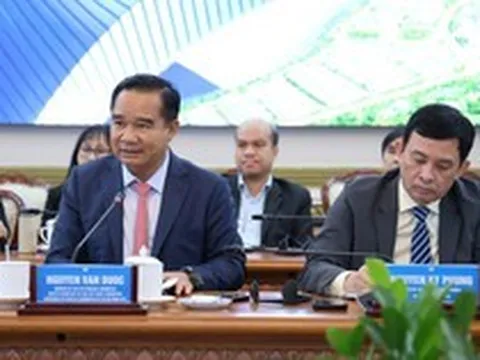 'Một cửa nhưng doanh nghiệp vẫn phải đi qua nhiều ngách' - Chủ tịch TP.HCM xin lỗi nhà đầu tư