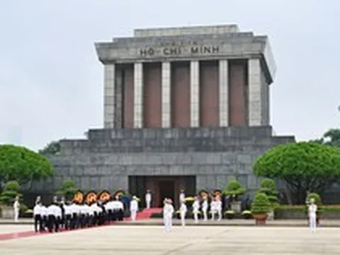 Tặng 45.000 suất quà cho du khách đến thăm Lăng Chủ tịch Hồ Chí Minh dịp 2/9