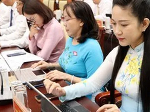 Sắp xếp, tổ chức lại bộ máy, thành lập 29 phường mới; hỗ trợ đào tạo bác sĩ nội trú tối đa 100 triệu đồng/năm