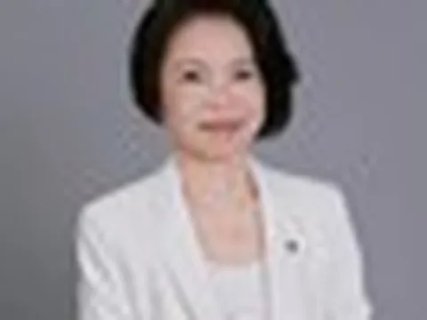 Trở thành người giàu thứ 2 Việt Nam, khối tài sản khổng lồ của bà Phạm Thu Hương đến từ đâu?