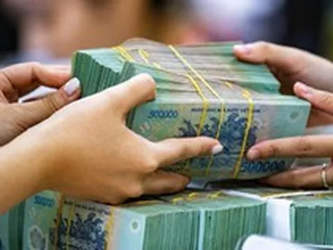 Lãi suất liên ngân hàng qua đêm giảm mạnh về 1,2%/năm