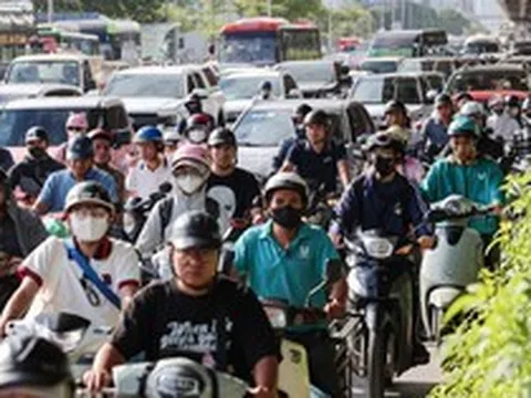 Rời Hà Nội trước giờ tan tầm, người dân vẫn 'dính' tắc đường trước kỳ nghỉ 2/9