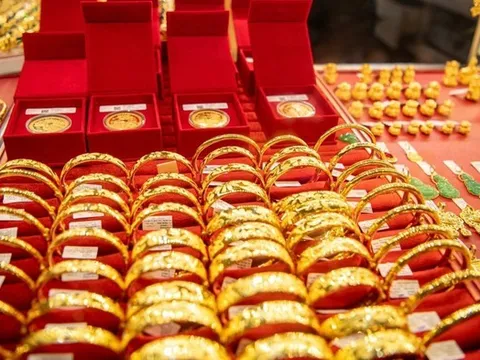 Giá vàng hôm nay (29/8): Rơi thẳng đứng