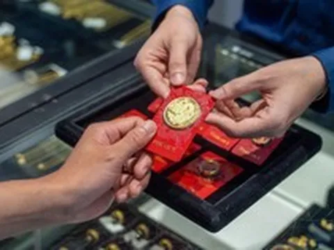 Giá vàng sáng nay: Vàng miếng đi ngang, vàng nhẫn có nơi bán gần 150 triệu đồng/lượng