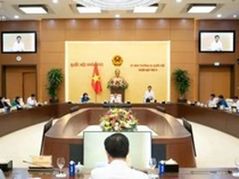Xem xét thông qua Nghị quyết mới về bảng lương, phụ cấp, tiêu chuẩn bổ nhiệm, điều kiện nâng ngạch...