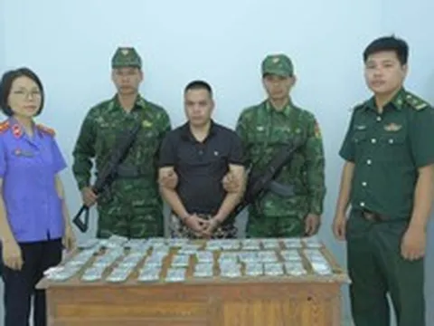 Lạng Sơn: Bắt người vận chuyển gần 400 tờ 100 USD nghi tiền giả vào nội địa