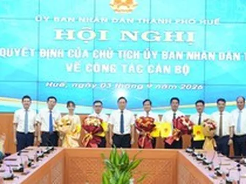 Điều động, bổ nhiệm 2 tân Giám đốc Sở và 5 Phó Giám đốc Sở, Phó Chánh Văn phòng UBND TP