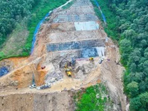 Liên danh Đèo Cả khoan hầm đường bộ ở độ cao lớn nhất Việt Nam, giúp rút ngắn thời gian từ 2 giờ xuống 11 phút, thi công xuyên Lễ để giữ vững tiến độ