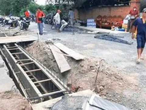 Hết hạn thi công, 2 tuyến đường ở Củ Chi vẫn dang dở