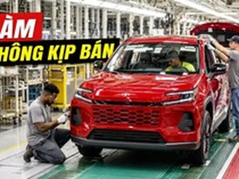 SUV Toyota bán chạy nhất thế giới ‘cháy hàng’ liên tục: Một đại lý có hơn 800 khách chờ, có người chờ nửa năm mới có xe