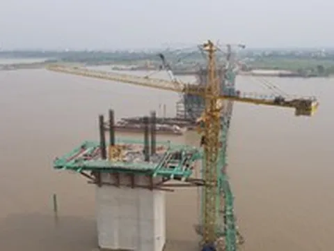 Sản lượng thi công cầu Hồng Hà trên đường Vành đai 4 đạt hơn 45%