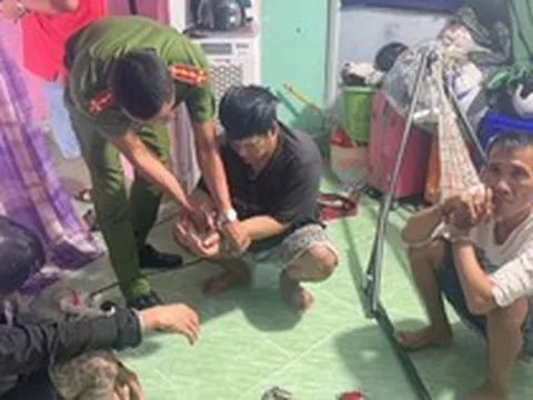 Kiểm tra phòng trọ số 41, công an bắt giữ Châu Phi Hổ SN 1974