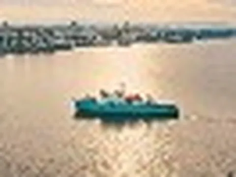 Tàu du lịch Nga đang di chuyển bất ngờ bị chặn bắt, Moscow được yêu cầu phải trả 5 tỷ USD