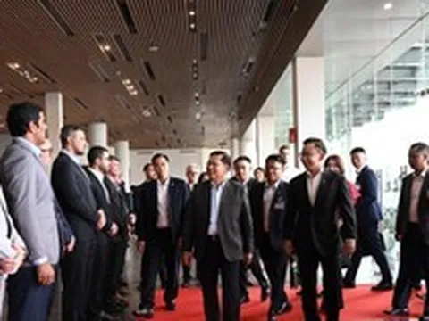 Tổng thống Myanmar thăm Tổ hợp Nhà máy VinFast tại Hải Phòng