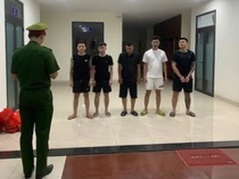 Phá đường dây dùng hình ảnh, video của Huấn Hoa Hồng để quảng cáo cho vay tiền