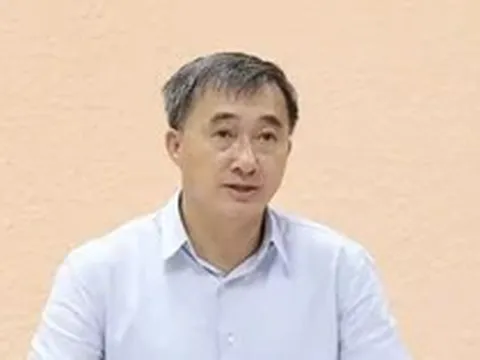 Thứ trưởng Bộ Y tế Trần Văn Thuấn bị tạm đình chỉ công tác