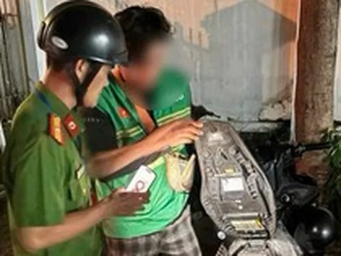 Công an đồng loạt kiểm tra hàng chục tài xế công nghệ lúc 22h