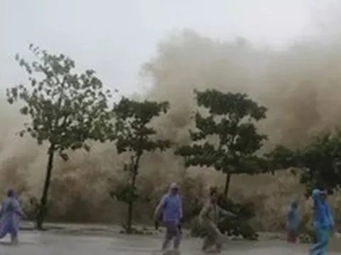 Miền Bắc đón đợt không khí lạnh đầu tiên, miền Trung mưa lớn