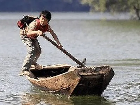 Loạt sếp lớn một doanh nghiệp bất động sản liên tục "bắt đáy" lượng lớn cổ phiếu