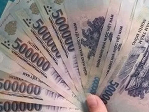 Chuyển khoản thành công 400.000.000 đồng vào tài khoản của Lê Hoàng Sơn SN 1981, Lê Thị Lan Hương SN 1993 vội báo công an