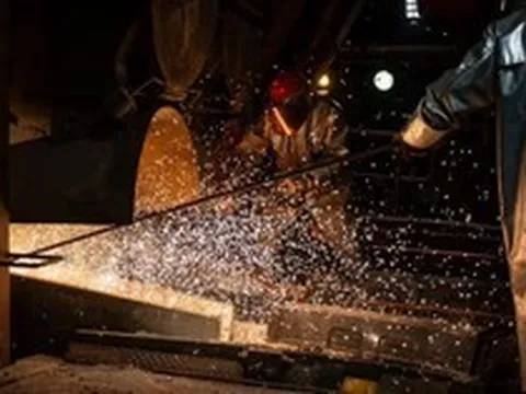 Một kim loại mang tính sống còn trong sản xuất công nghệ, công nghiệp vừa lập đỉnh mới