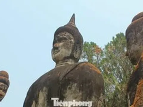 Điều kỳ bí trong khu vườn có hơn 200 pho tượng