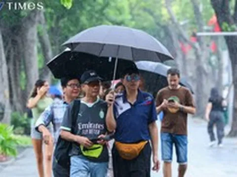 Đêm 9/9, không khí lạnh tràn về, Hà Nội có mưa dông