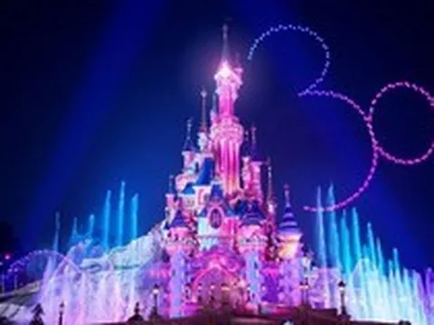 Cổ phiếu DN sở hữu loạt công viên giải trí khổng lồ, rộng gấp 14 lần Disneyland Park tại Paris tăng "bốc đầu"