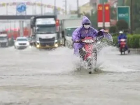 Miền Trung bước vào đợt mưa lớn kéo dài, miền Bắc giảm nhiệt