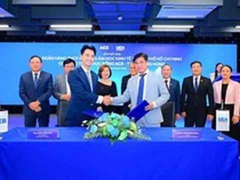 ACB và UEH mở đầu hành trình Học bổng ACB – Trần Mộng Hùng: Tiếp nối niềm tin vào con người