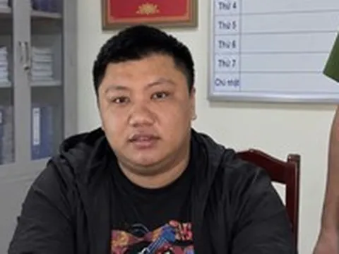 Nguyễn Văn Huân SN 2004 ra đầu thú