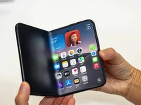 Cầm 100 triệu đồng, chọn mua iPhone Duo hay sắm ô tô điện VinFast?