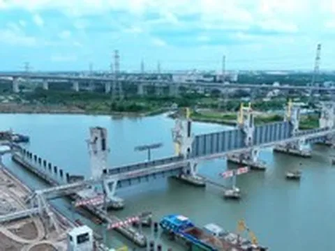 Chạy đua hoàn thiện dự án ngăn triều 10.000 tỷ đồng