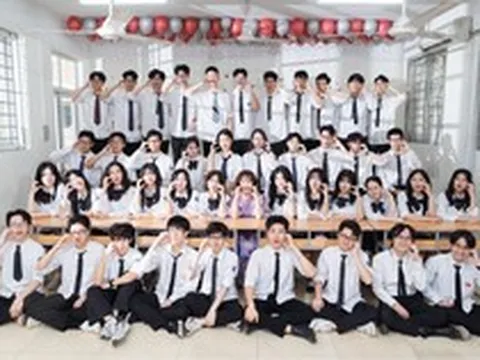 Một lớp có 93% học sinh SAT từ 1.500, 34 em IETLS từ 8.0, 17 suất du học quốc tế