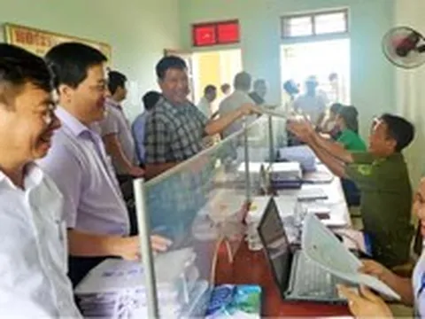 Tiền lương, phụ cấp lãnh đạo cấp xã sẽ được nghiên cứu, điều chỉnh